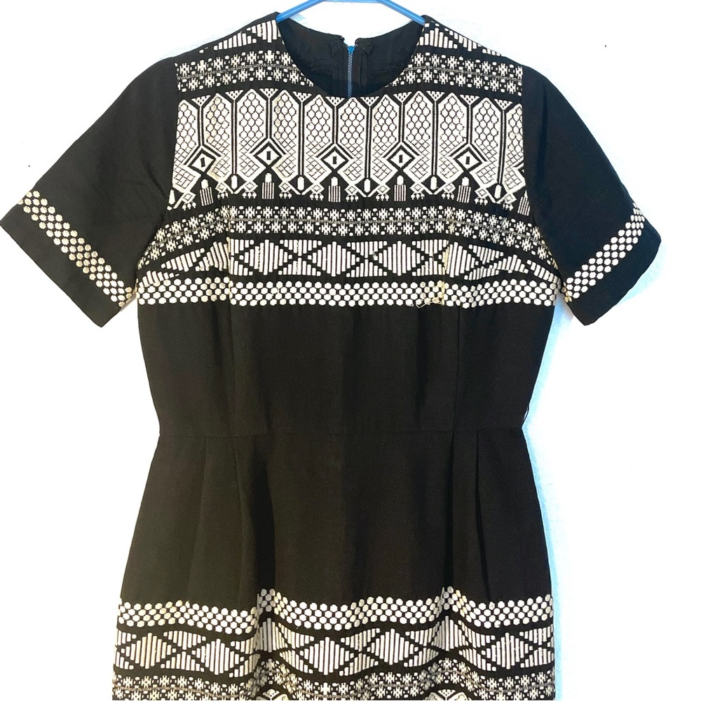 Black & White Vintage Dress- 1940s- Embroidered Pattern - Short Sleeve- Midi